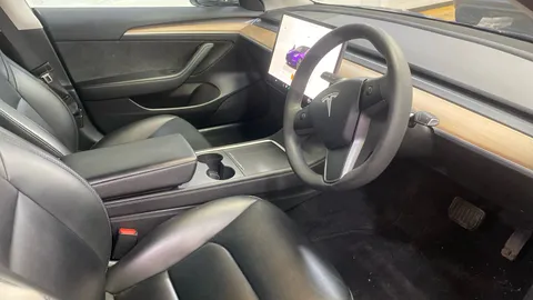 TESLA MODEL 3 RWD Auto