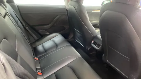 TESLA MODEL 3 RWD Auto