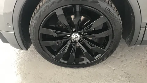 VOLKSWAGEN TIGUAN 2.0 TDi 150 R-Line Tech DSG