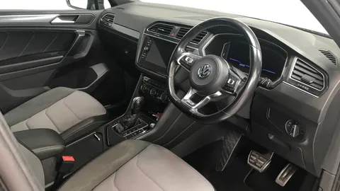 VOLKSWAGEN TIGUAN 2.0 TDi 150 R-Line Tech DSG