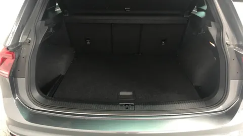 VOLKSWAGEN TIGUAN 2.0 TDi 150 R-Line Tech DSG