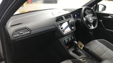 VOLKSWAGEN TIGUAN 2.0 TDi 150 R-Line Tech DSG