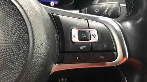 VOLKSWAGEN TIGUAN 2.0 TDi 150 R-Line Tech DSG