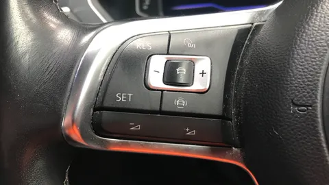 VOLKSWAGEN TIGUAN 2.0 TDi 150 R-Line Tech DSG
