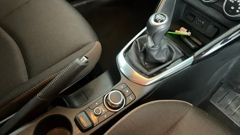 MAZDA 2 1.5 Skyactiv G 75 SE-L