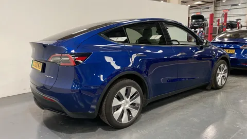Tesla                     Model Y Long Range AWD 5dr Auto