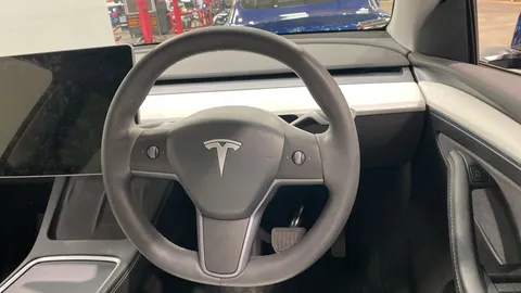Tesla                     Model Y Long Range AWD 5dr Auto