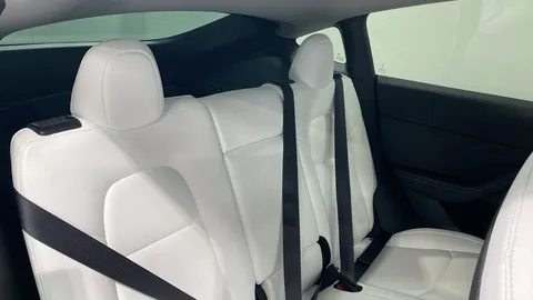 Tesla                     Model Y Long Range AWD 5dr Auto