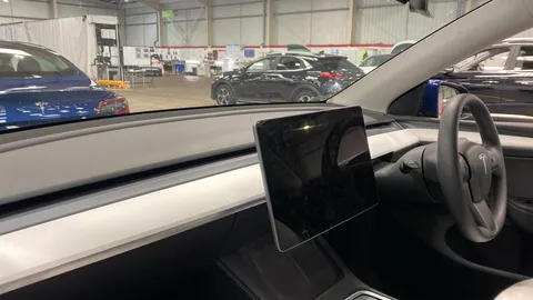 Tesla                     Model Y Long Range AWD 5dr Auto