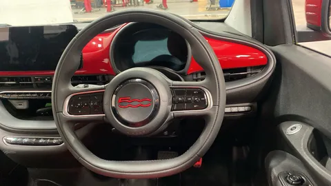 FIAT 500 87kW Red 42kWh Auto