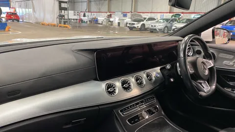 MERCEDES-BENZ E CLASS E220d AMG Line Premium 9G-Tronic