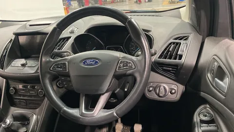 Ford Kuga 1.5 TDCi Zetec [Nav] 5dr 2WD