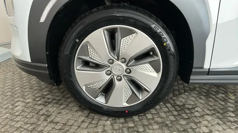 Hyundai Kona 150kW Premium 64kWh Auto