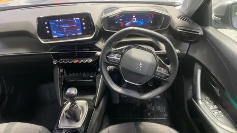 PEUGEOT 2008 1.2 PureTech Allure Premium