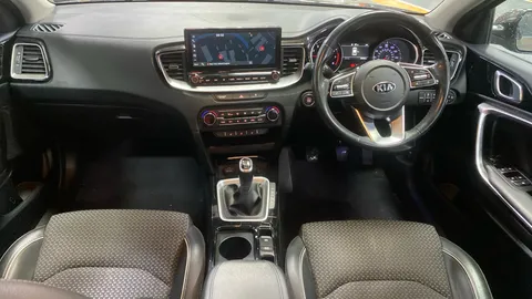 KIA XCEED 1.0T GDi ISG 3