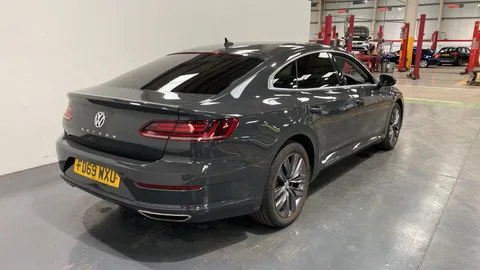 VOLKSWAGEN ARTEON 2.0 TSI SE DSG