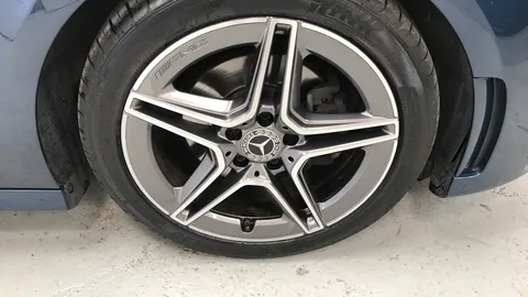 MERCEDES-BENZ A CLASS A200 AMG Line Auto