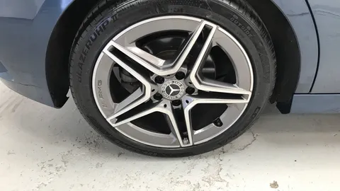 MERCEDES-BENZ A CLASS A200 AMG Line Auto