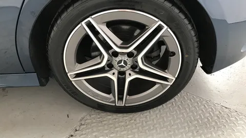 MERCEDES-BENZ A CLASS A200 AMG Line Auto