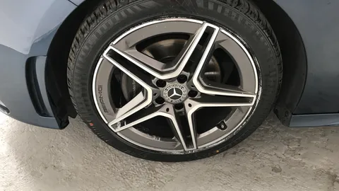 MERCEDES-BENZ A CLASS A200 AMG Line Auto