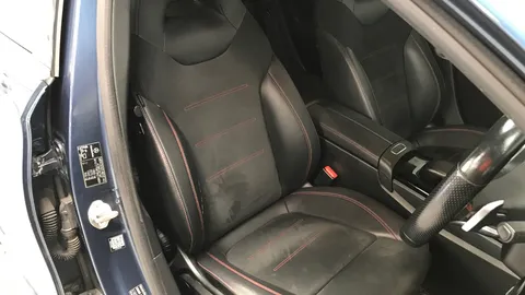 MERCEDES-BENZ A CLASS A200 AMG Line Auto