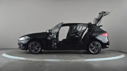BMW 1 SERIES 118i [136] Sport Step Auto [Live Cockpit Pro]