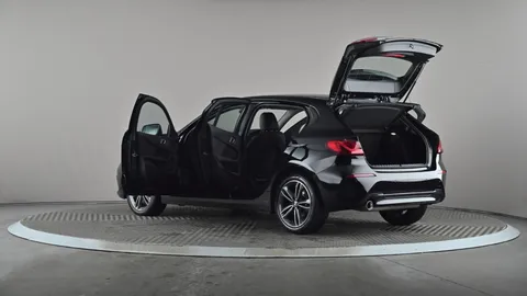 BMW 1 SERIES 118i [136] Sport Step Auto [Live Cockpit Pro]