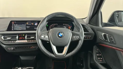 BMW 1 SERIES 118i [136] Sport Step Auto [Live Cockpit Pro]