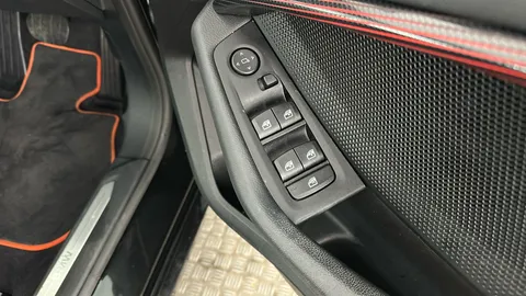 BMW 1 SERIES 118i [136] Sport Step Auto [Live Cockpit Pro]