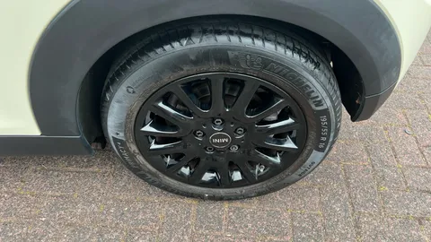 MINI HATCHBACK 1.5 Cooper Classic II