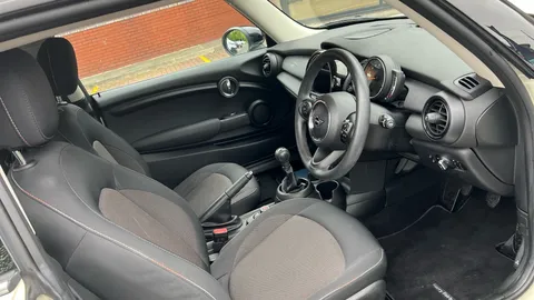 MINI HATCHBACK 1.5 Cooper Classic II
