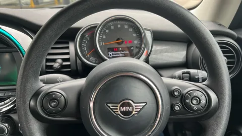 MINI HATCHBACK 1.5 Cooper Classic II
