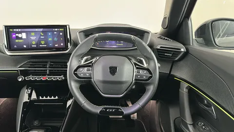 PEUGEOT 2008 1.2 PureTech 130 GT EAT8