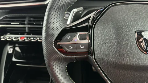 PEUGEOT 2008 1.2 PureTech 130 GT EAT8