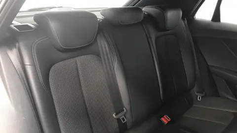 AUDI Q2 35 TFSI S Line S Tronic