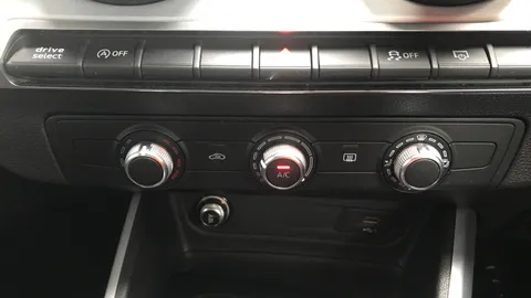 AUDI Q2 35 TFSI S Line S Tronic
