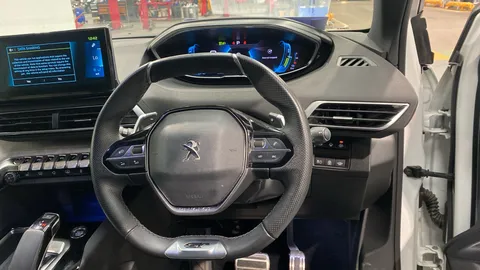 PEUGEOT 3008 1.6 Hybrid 225 GT e-EAT8