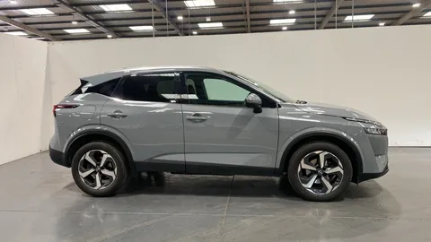 NISSAN QASHQAI 1.3 DiG-T MH 158 N-Connecta Xtronic