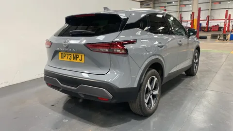 NISSAN QASHQAI 1.3 DiG-T MH 158 N-Connecta Xtronic