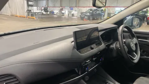 NISSAN QASHQAI 1.3 DiG-T MH 158 N-Connecta Xtronic