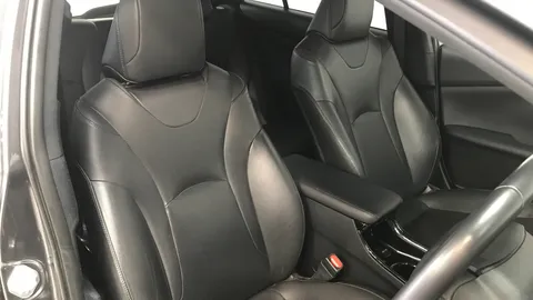 TOYOTA PRIUS 1.8 VVTi Plug-in Excel CVT