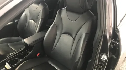 TOYOTA PRIUS 1.8 VVTi Plug-in Excel CVT