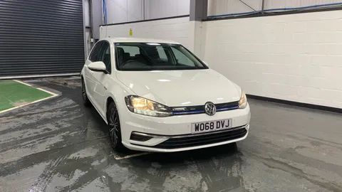 VOLKSWAGEN GOLF 1.5 TSI EVO SE