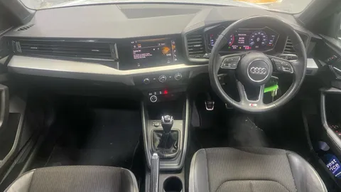 AUDI A1 30 TFSI S Line