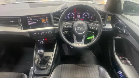 AUDI A1 30 TFSI S Line
