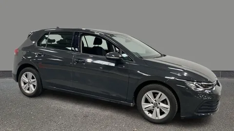 VOLKSWAGEN GOLF 1.5 TSI Life