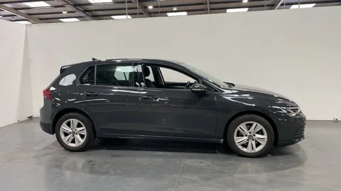 VOLKSWAGEN GOLF 1.5 TSI Life