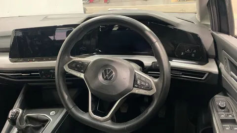 VOLKSWAGEN GOLF 1.5 TSI Life