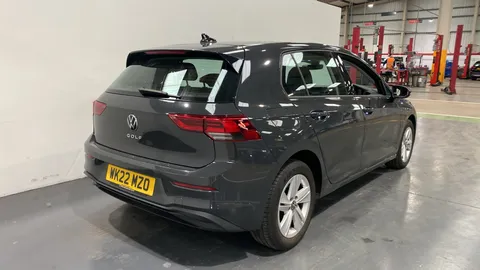 VOLKSWAGEN GOLF 1.5 TSI Life