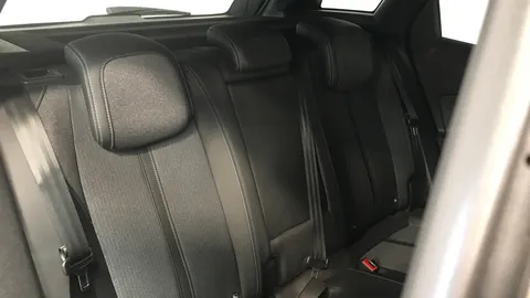 PEUGEOT 3008 1.2 PureTech Allure Premium+ EAT8